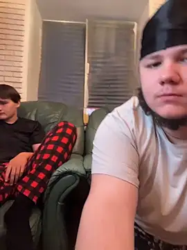 Snapshot of desiredude9 chatting on December 15, 10:08 am desiredude9 online show from December 15, 10:08 am