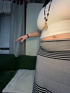 voorheesgirl online show from November 7, 3:17 am