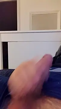 Snapshot of NewJoiner chatting on September 25, 8:12 pm NewJoiner online show from September 25, 8:12 pm