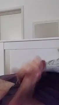 Snapshot of NewJoiner chatting on November 20, 8:30 pm NewJoiner online show from November 20, 8:30 pm