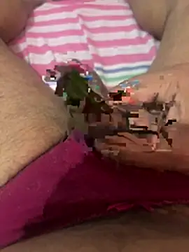 Snapshot of onelamalmi chatting on April 8, 6:24 am onelamalmi online show from April 8, 6:24 am