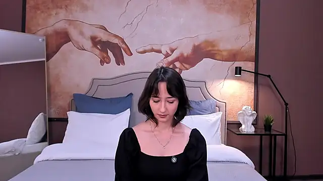 EmilySwonn online show from October 10, 4:06 pm