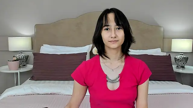 EmilySwonn online show from October 15, 7:25 pm