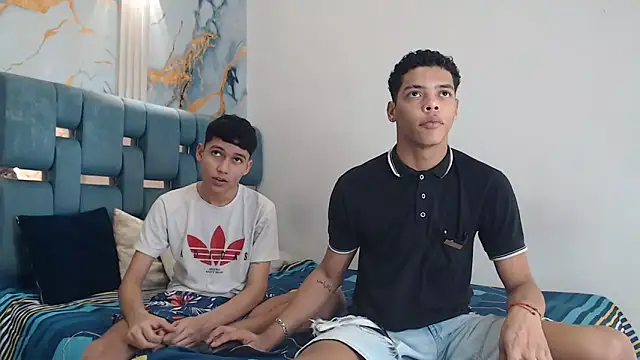 PRETTY FEM online show from April 2, 1:36 am