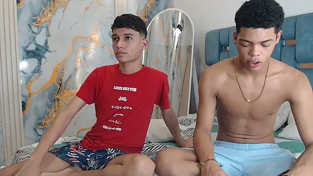 PRETTY FEM online show from April 23, 1:40 am