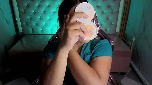 Victoria b  online show from November 14, 7:56 pm