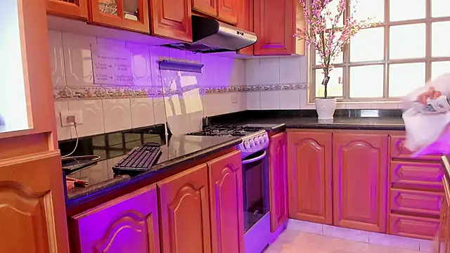 celeste contreras online show from November 15, 1:40 pm