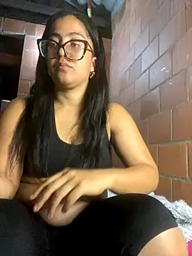 Jessyivonne online show from September 19, 3:08 am