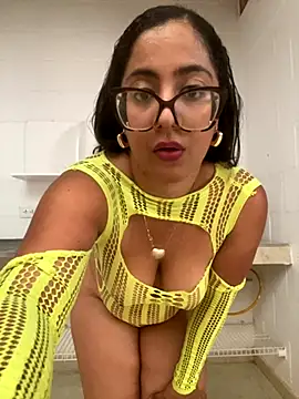 Jessyivonne online show from October 16, 9:49 pm