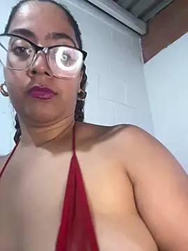 Snapshot of Jessyivonne chatting on May 6, 8:03 pm Jessyivonne online show from May 6, 8:03 pm