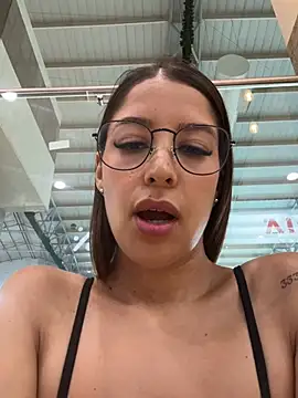 luvely online show from March 6, 8:27 pm