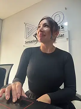 Sarahlove 90 online show from December 3, 5:44 pm