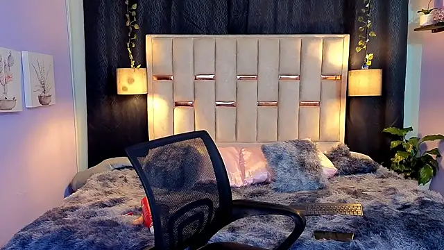 Snapshot of melody-rouss chatting on September 20, 3:51 am melody-rouss online show from September 20, 3:51 am