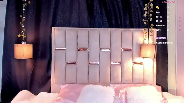 Snapshot of melody-rouss chatting on November 23, 2:44 am melody-rouss online show from November 23, 2:44 am