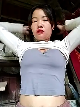 Snapshot of lylylove chatting on September 27, 1:21 am lylylove online show from September 27, 1:21 am