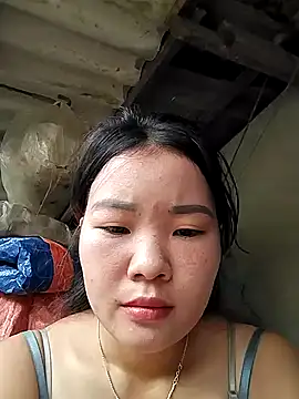 Snapshot of lylylove chatting on October 13, 3:50 am lylylove online show from October 13, 3:50 am