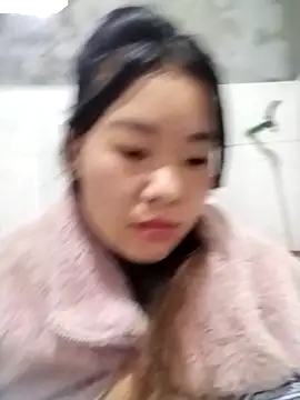 Snapshot of lylylove chatting on October 25, 2:41 am lylylove online show from October 25, 2:41 am