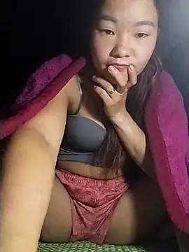 Snapshot of lylylove chatting on November 2, 8:22 pm lylylove online show from November 2, 8:22 pm