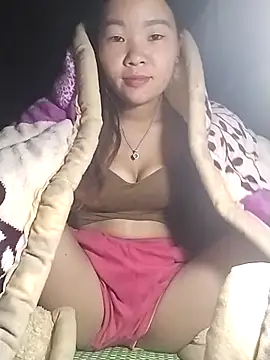 Snapshot of lylylove chatting on November 3, 8:43 pm lylylove online show from November 3, 8:43 pm