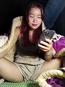 Snapshot of lylylove chatting on November 14, 1:59 am lylylove online show from November 14, 1:59 am