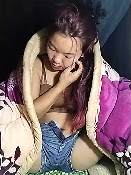 Snapshot of lylylove chatting on November 26, 8:21 pm lylylove online show from November 26, 8:21 pm