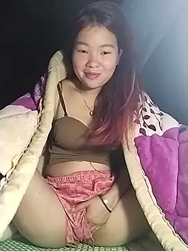 Snapshot of lylylove chatting on November 27, 8:33 pm lylylove online show from November 27, 8:33 pm