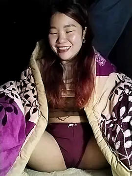 lylylove online show from January 8, 8:49 am