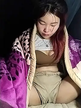 lylylove online show from January 9, 8:21 pm