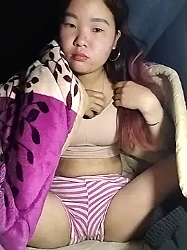 lylylove online show from February 7, 8:56 pm