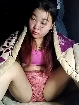 lylylove online show from February 27, 12:43 am