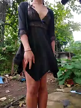 Snapshot of dianne_swift chatting on January 8, 12:24 am dianne swift online show from January 8, 12:24 am