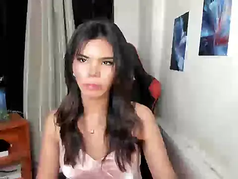 Snapshot of dianne_swift chatting on June 15, 10:34 pm dianne swift online show from June 15, 10:34 pm