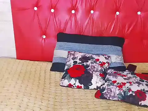 Snapshot of AppleAss02 chatting on September 21, 7:26 pm AppleAss02 online show from September 21, 7:26 pm