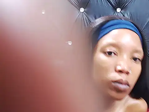 Snapshot of AppleAss02 chatting on November 28, 8:44 pm AppleAss02 online show from November 28, 8:44 pm