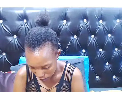 Snapshot of AppleAss02 chatting on January 13, 4:45 pm AppleAss02 online show from January 13, 4:45 pm