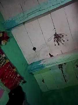 Snapshot of Sexy_queeny chatting on September 17, 6:31 pm Sexy queeny online show from September 17, 6:31 pm