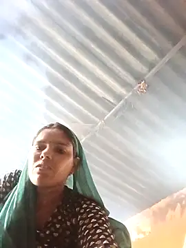 Snapshot of Sexy_queeny chatting on September 29, 2:06 am Sexy queeny online show from September 29, 2:06 am