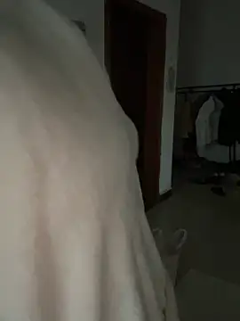 xiiuuff18 online show from January 11, 11:10 pm