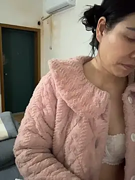 xiiuuff18 online show from March 23, 1:26 pm