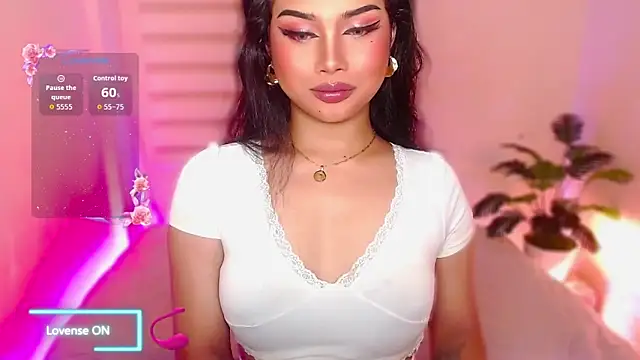 Snapshot of MissRumi_Hunter chatting on May 2, 7:35 am MissRumi Hunter online show from May 2, 7:35 am