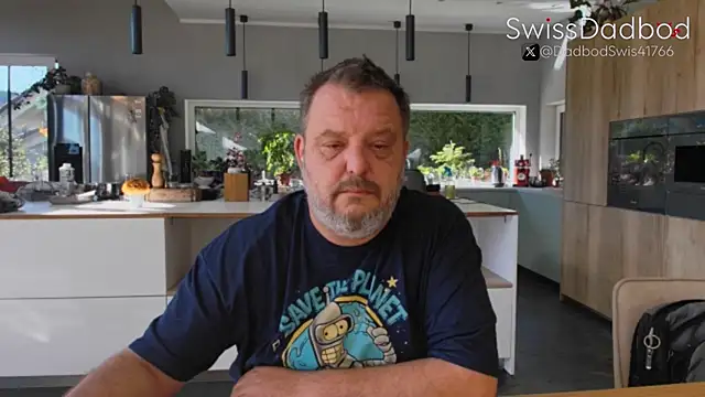 Snapshot of SwissDadbod chatting on September 15, 7:52 am SwissDadbod online show from September 15, 7:52 am