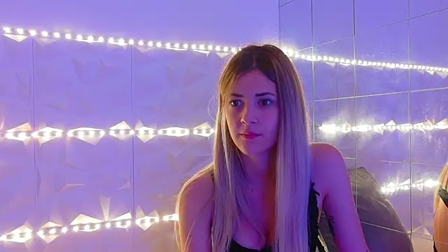 Snapshot of Aishha_ chatting on September 12, 5:18 am Aishha online show from September 12, 5:18 am