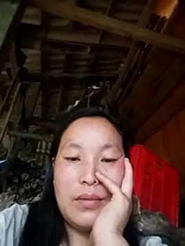 miss-su online show from April 7, 11:10 am