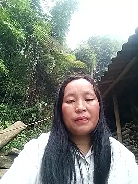 miss-su online show from April 19, 8:02 am