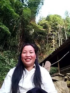 miss-su online show from April 20, 10:07 am