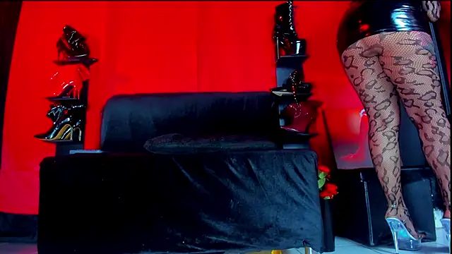 Snapshot of ArtemisaStone chatting on December 13, 10:37 pm ArtemisaStone online show from December 13, 10:37 pm