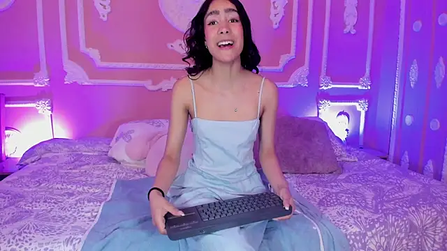 aitana johns online show from October 9, 12:25 pm