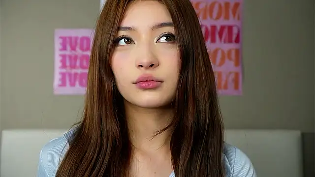 Snapshot of LaurelLeier chatting on March 5, 8:10 am LaurelLeier online show from March 5, 8:10 am