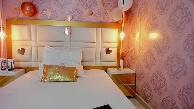 Briana 24 online show from November 8, 7:23 pm