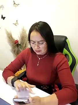 Daliz Leon online show from October 2, 1:23 am